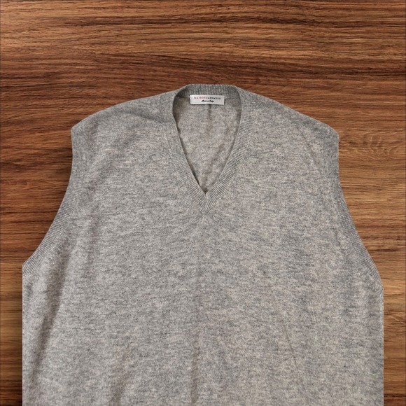 MAISON CASHMERE Made in Italy 3XL Gray 100% Cashmere V-Neck Sweater Vest - Picture 2 of 7